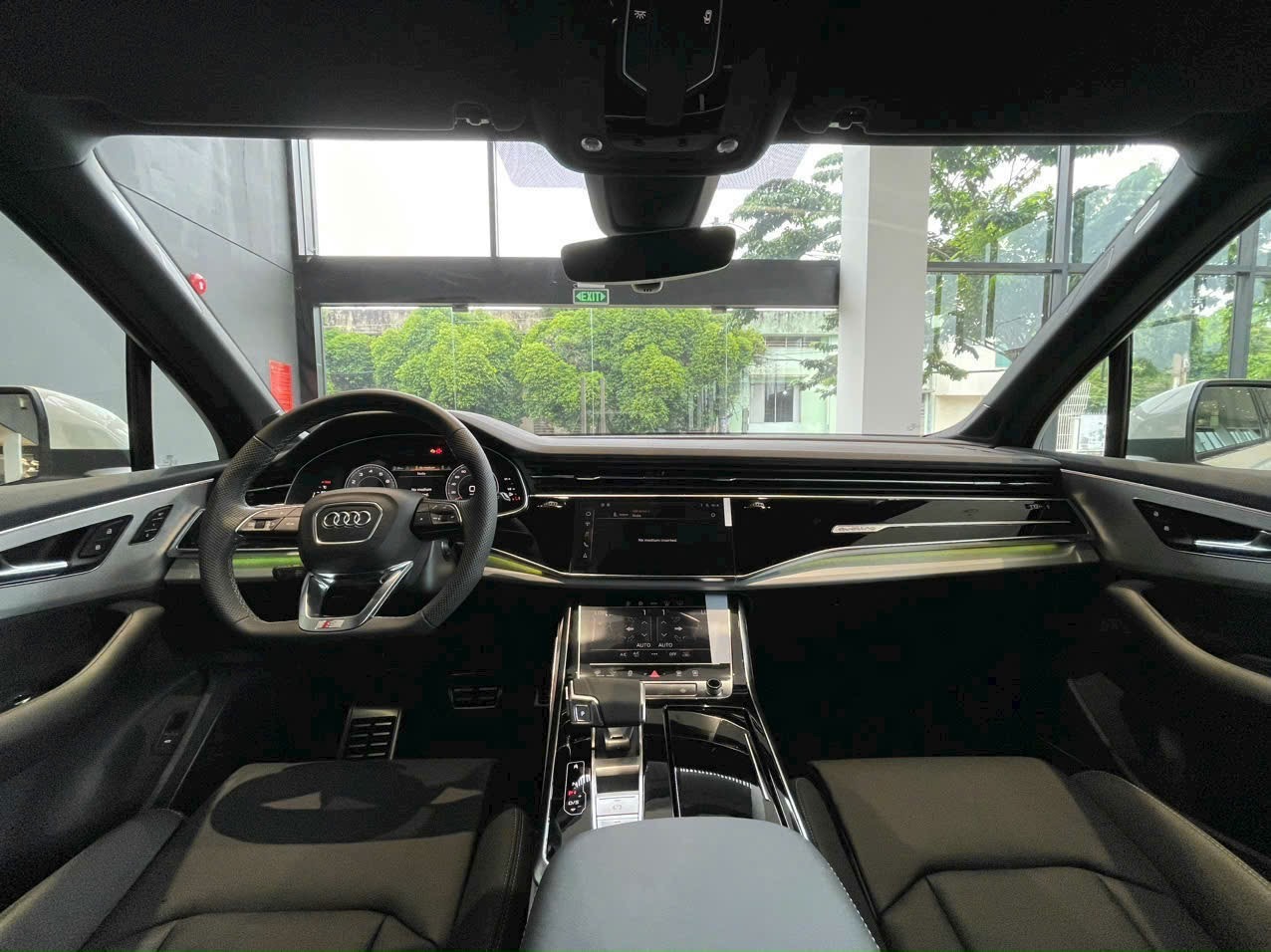 
								Audi Q7 Sline full									