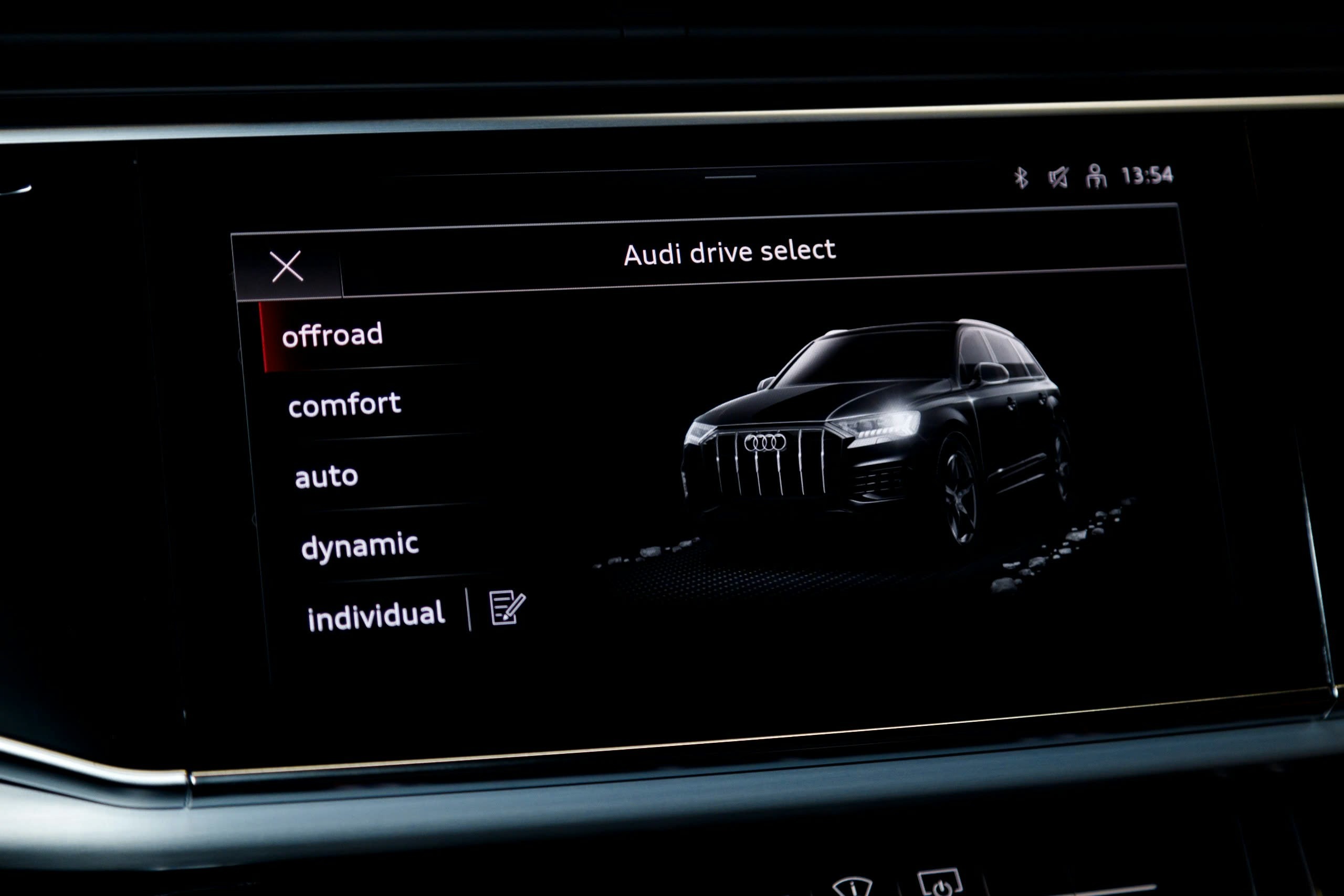 
								Audi Q7 Sline full									