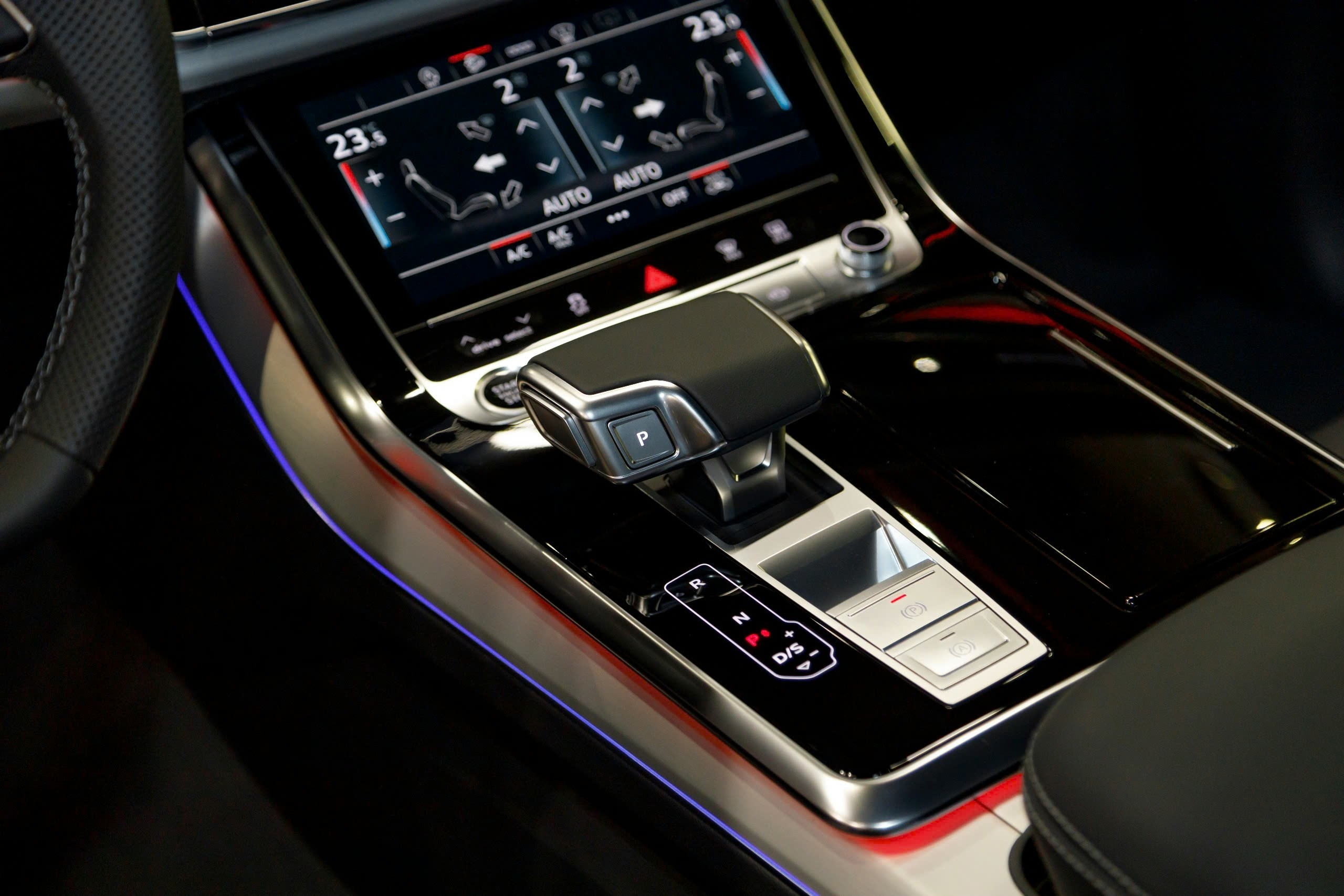 
								Audi Q7 Sline full									