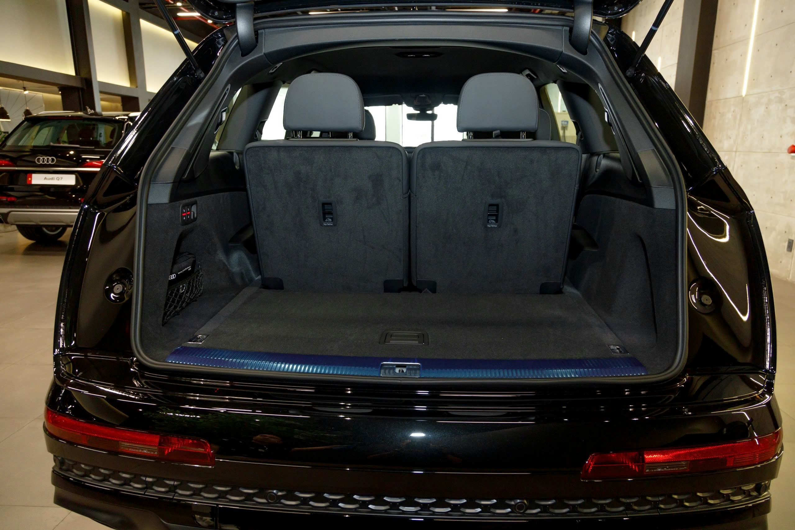 
								Audi Q7 Sline full									
