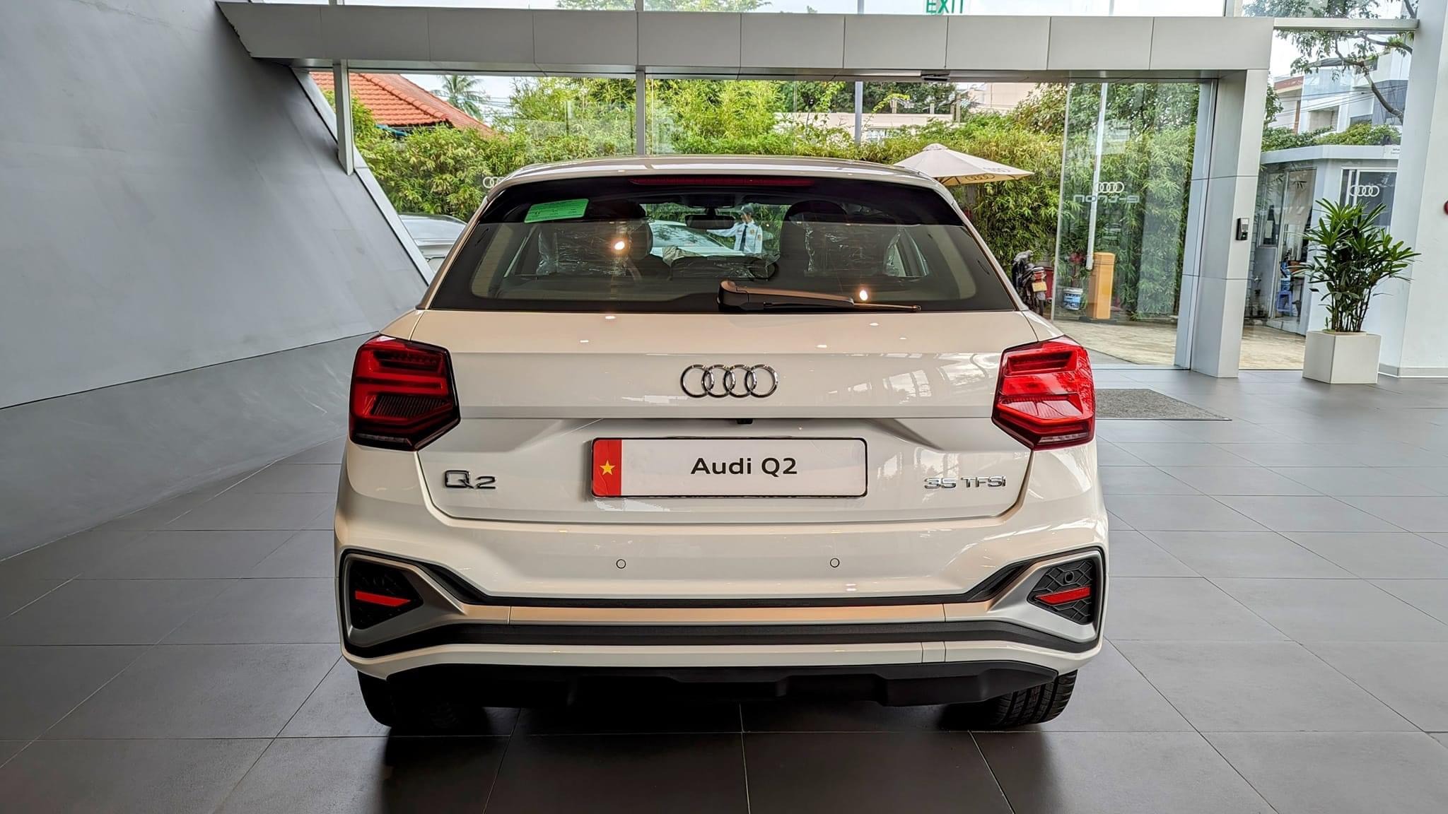 
								Audi Q2 full									