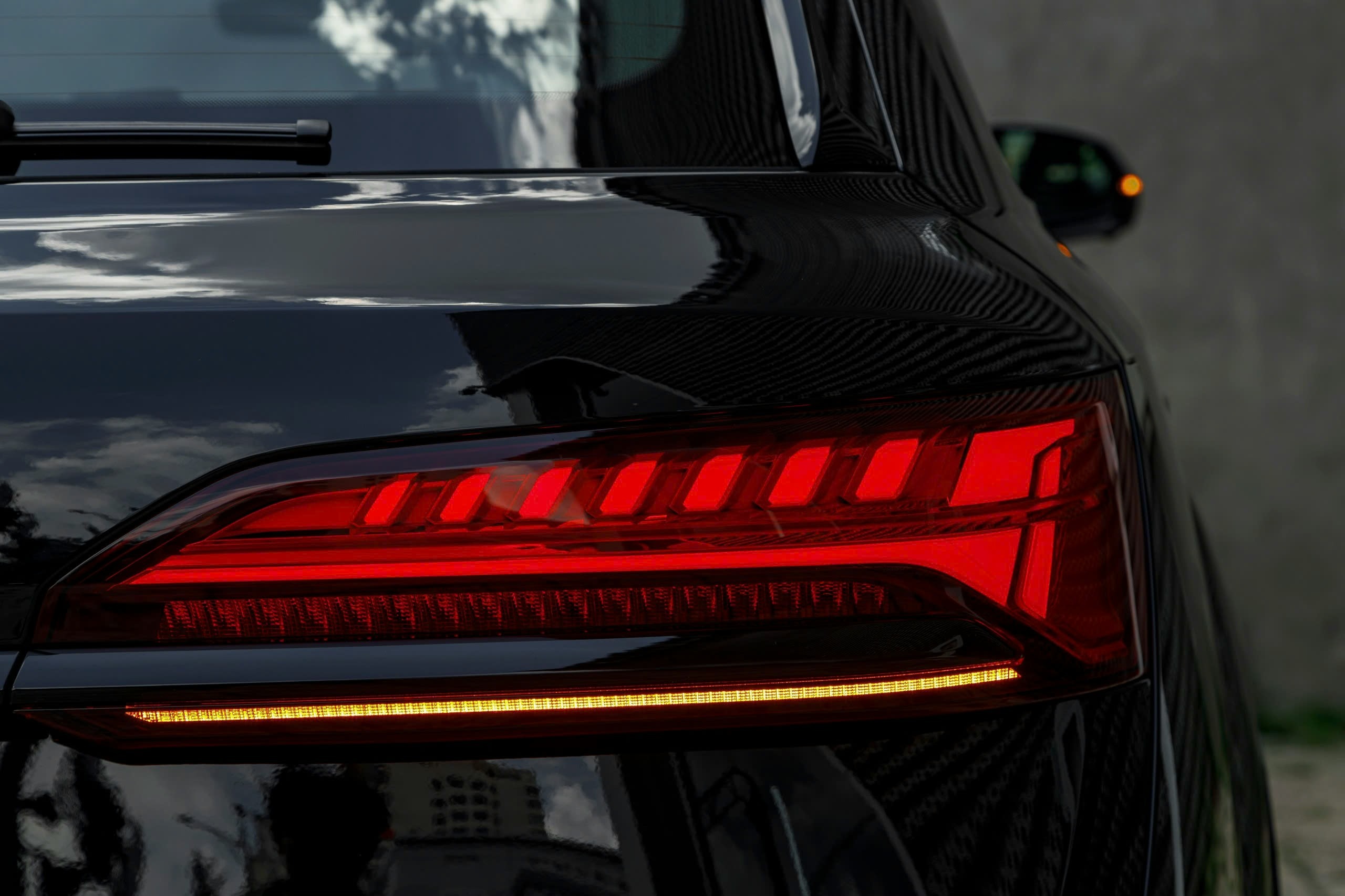 
								Audi Q7 Sline full									