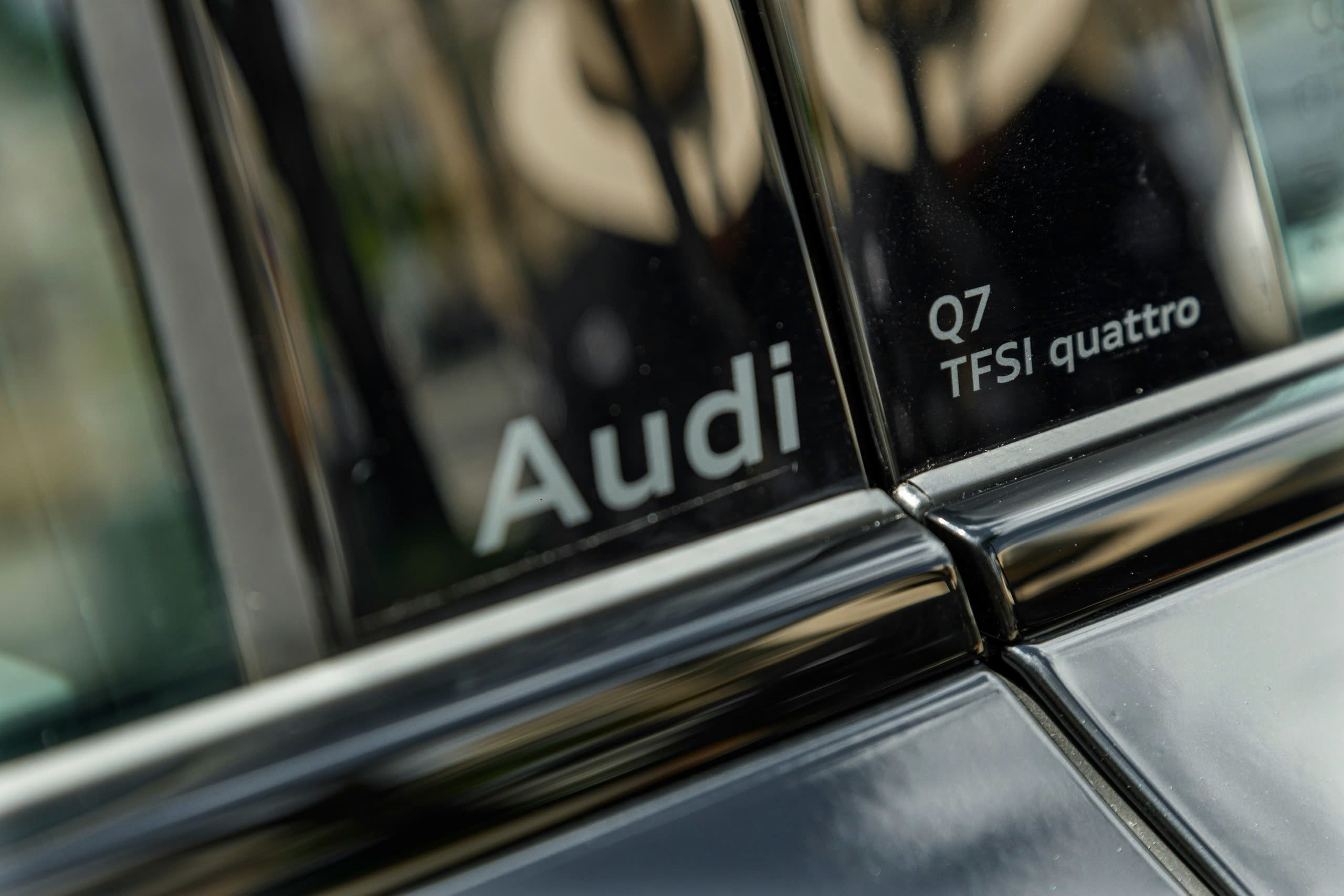 
								Audi Q7 Sline full									