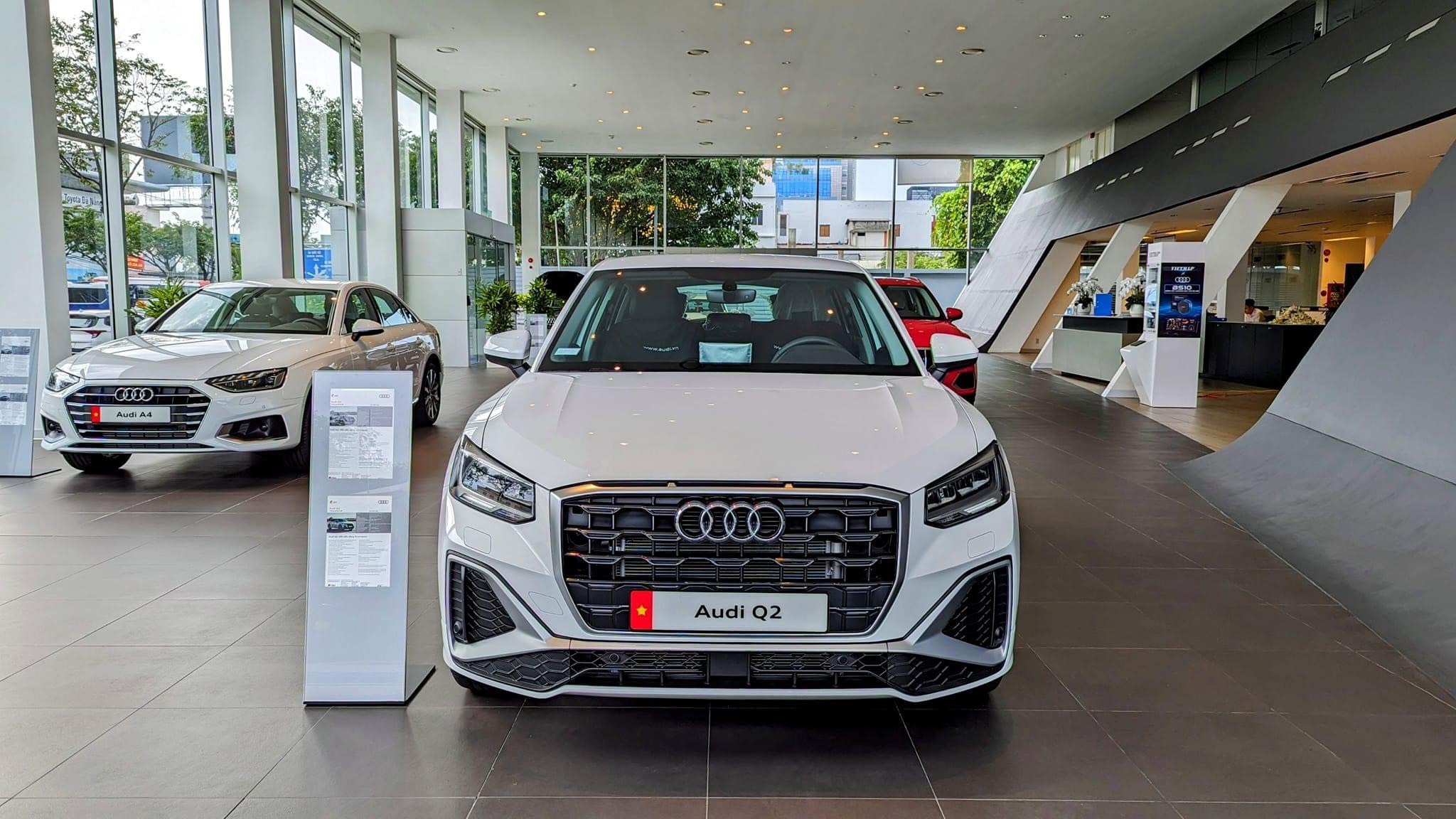 
								Audi Q2 full									