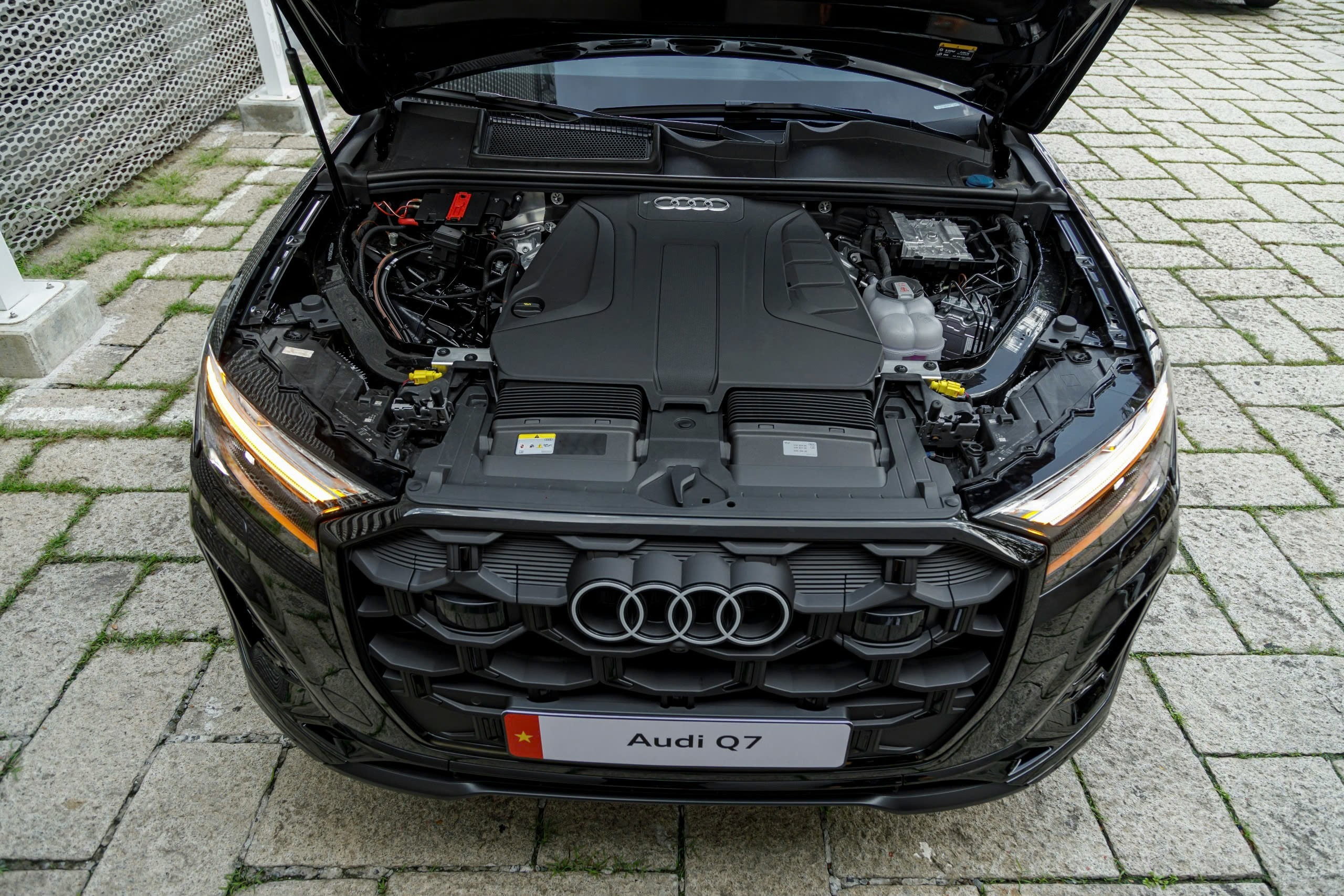 
								Audi Q7 Sline full									