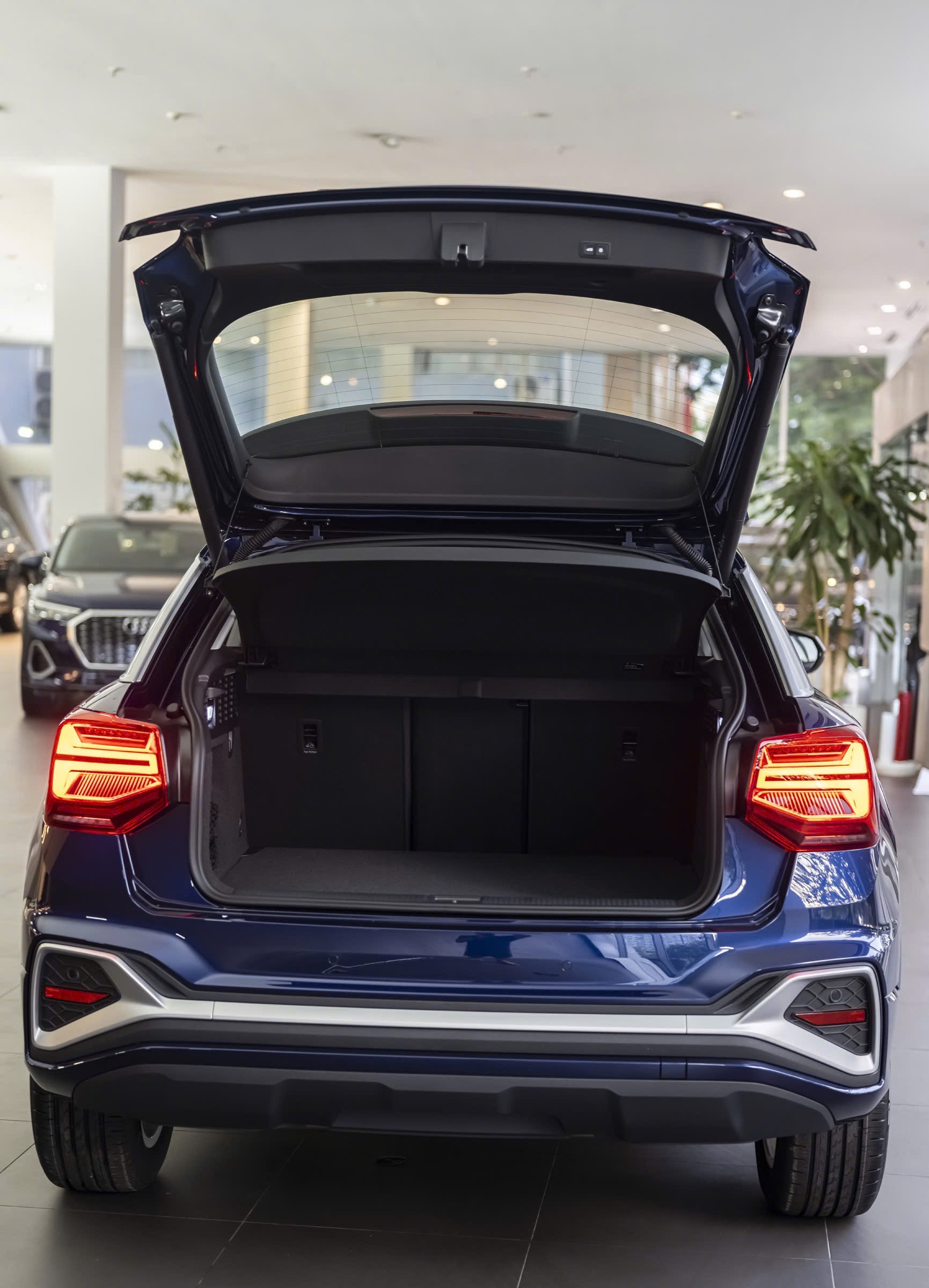 
								Audi Q2 full									