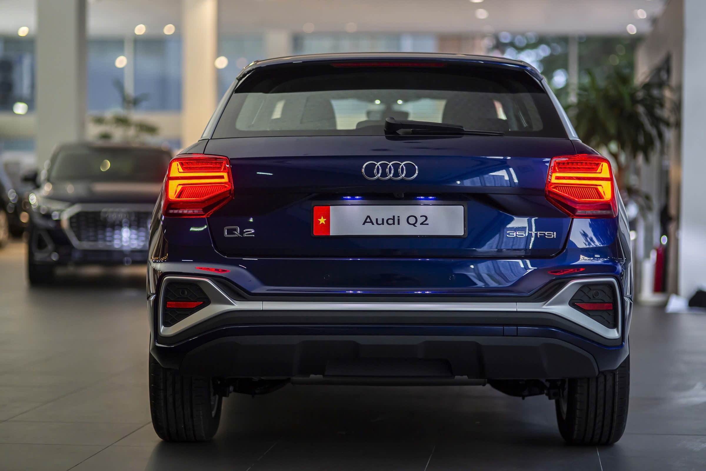
								Audi Q2 full									
