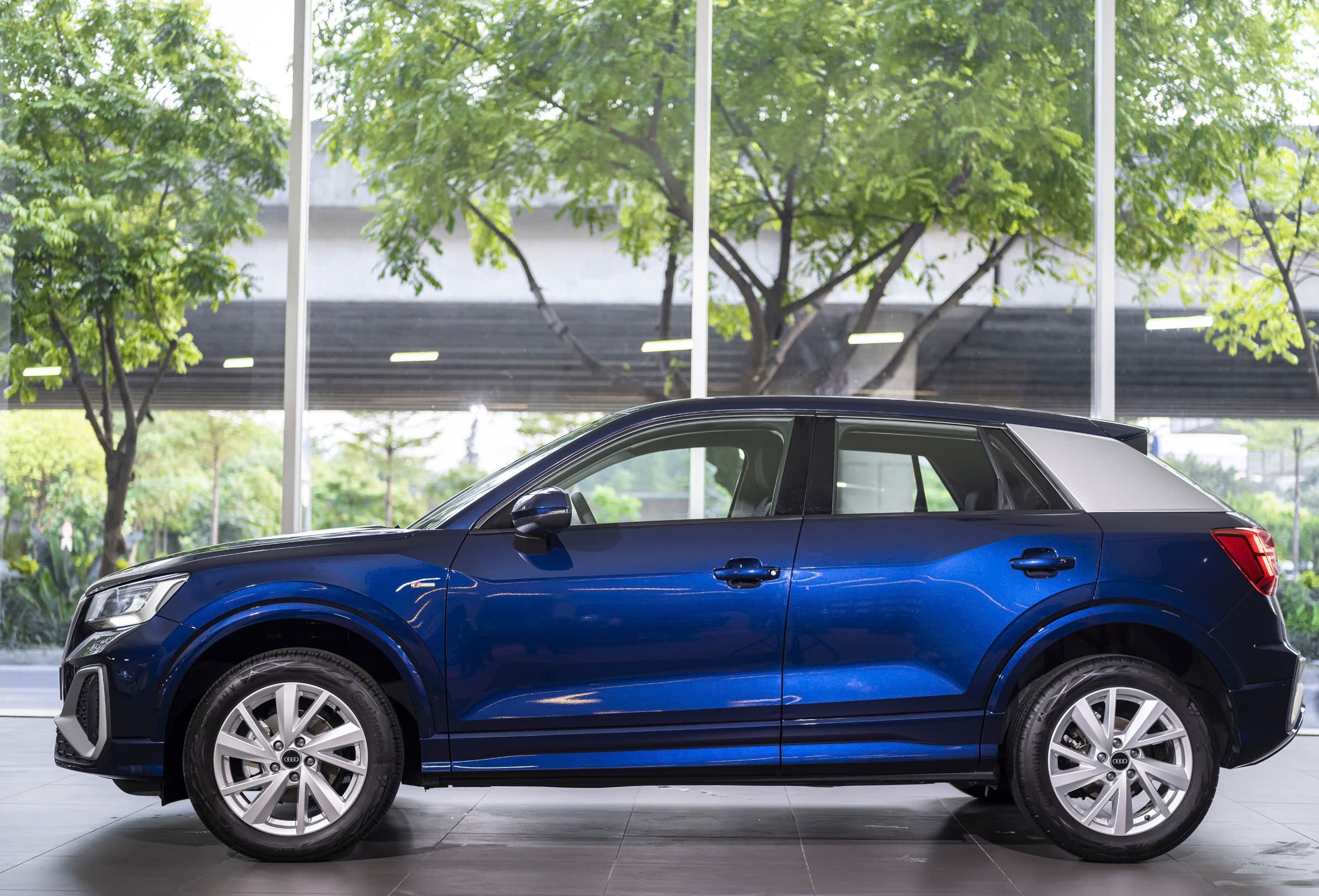
								Audi Q2 full									