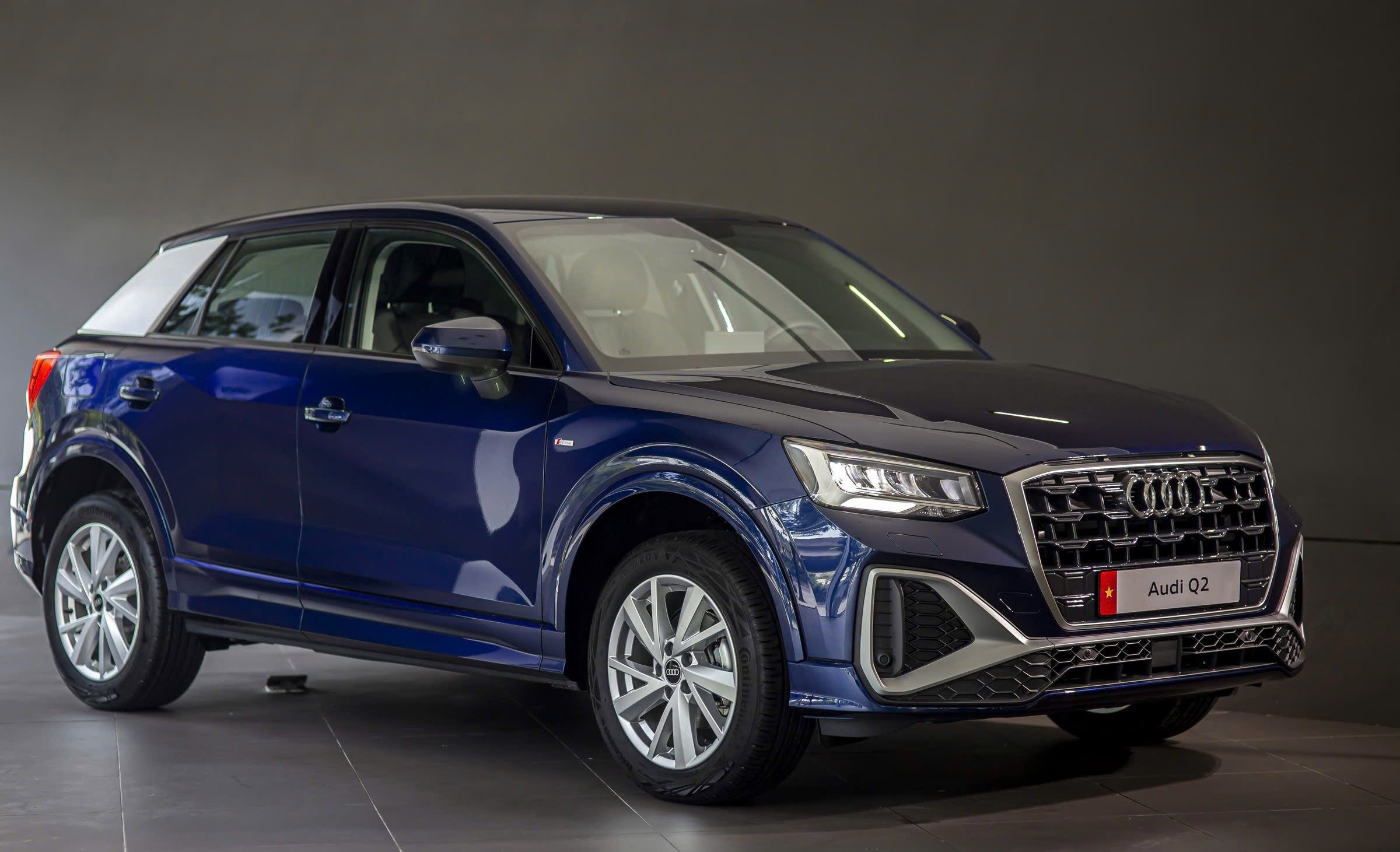 
								Audi Q2 full									