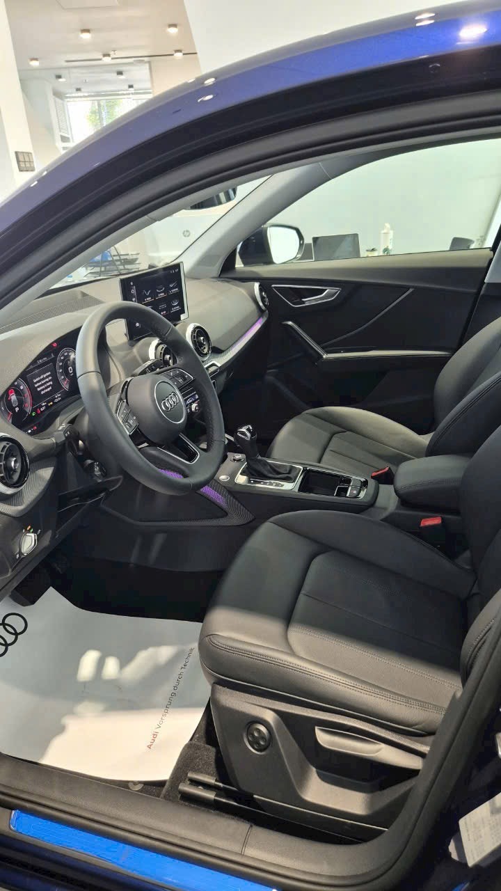 
								Audi Q2 full									
