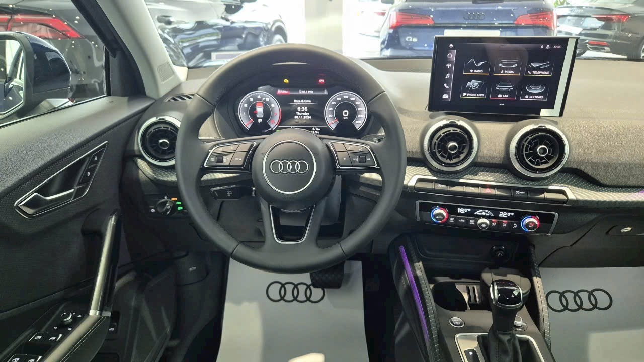 
								Audi Q2 full									