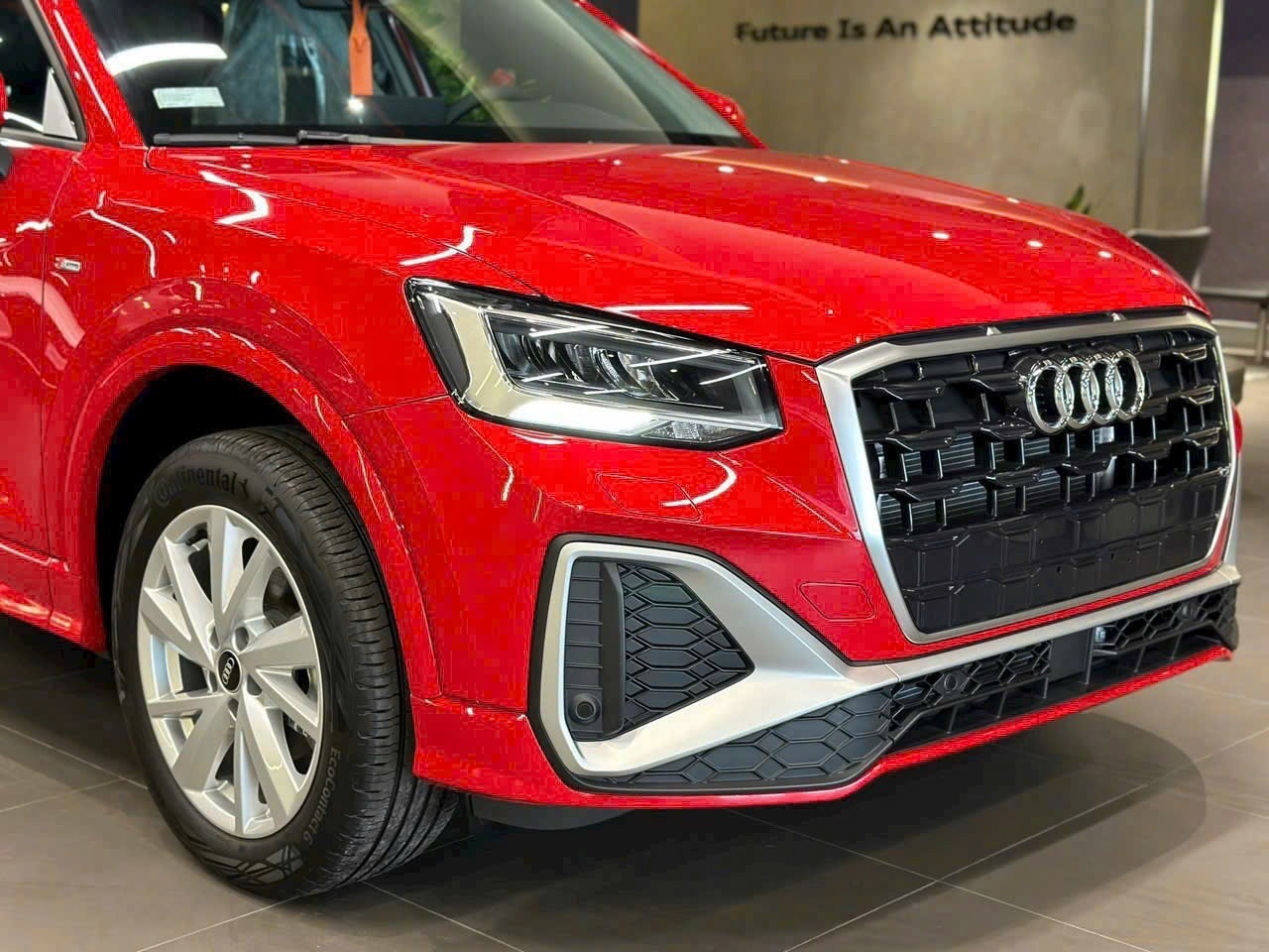 
								Audi Q2 full									