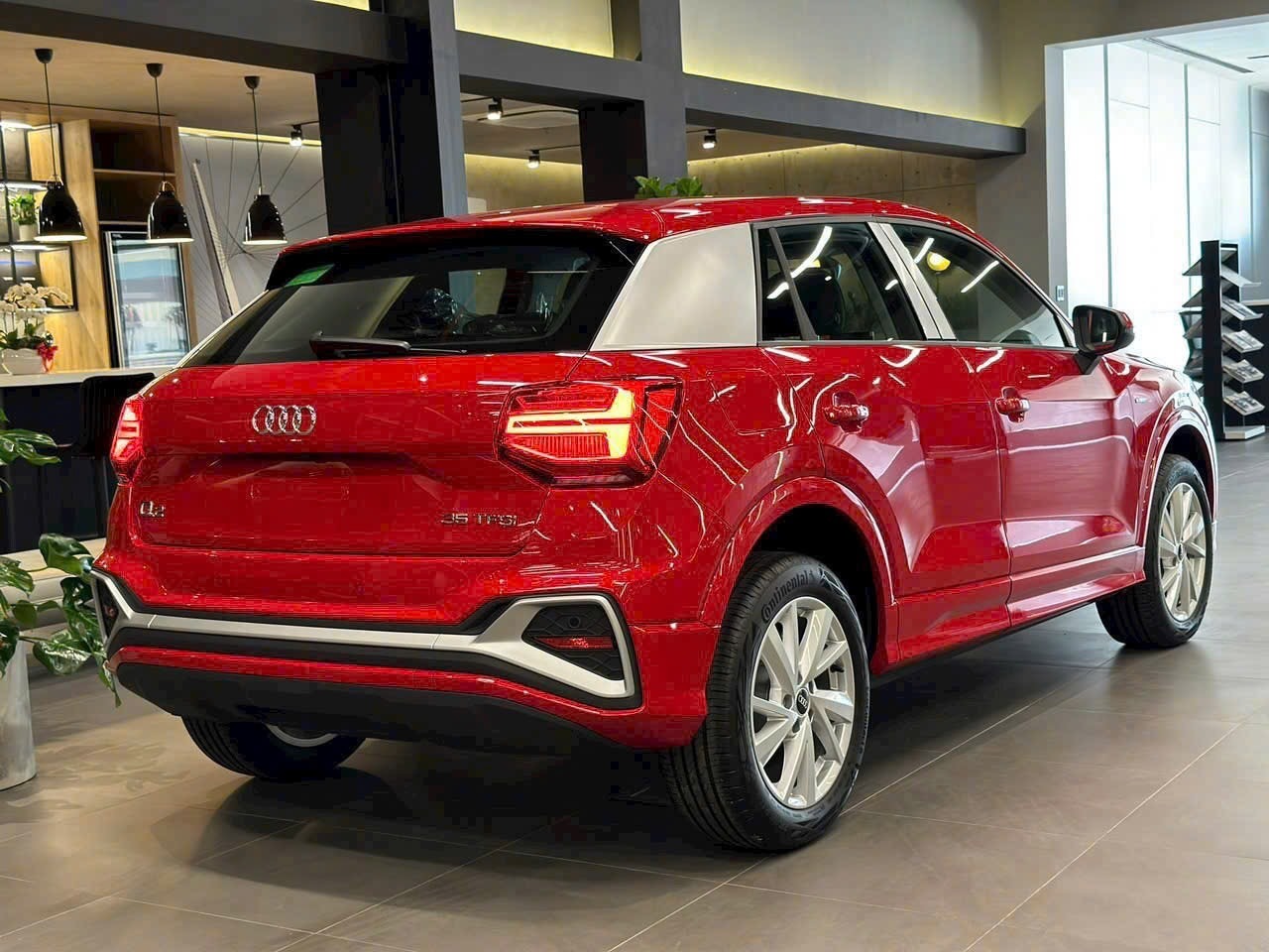 
								Audi Q2 full									