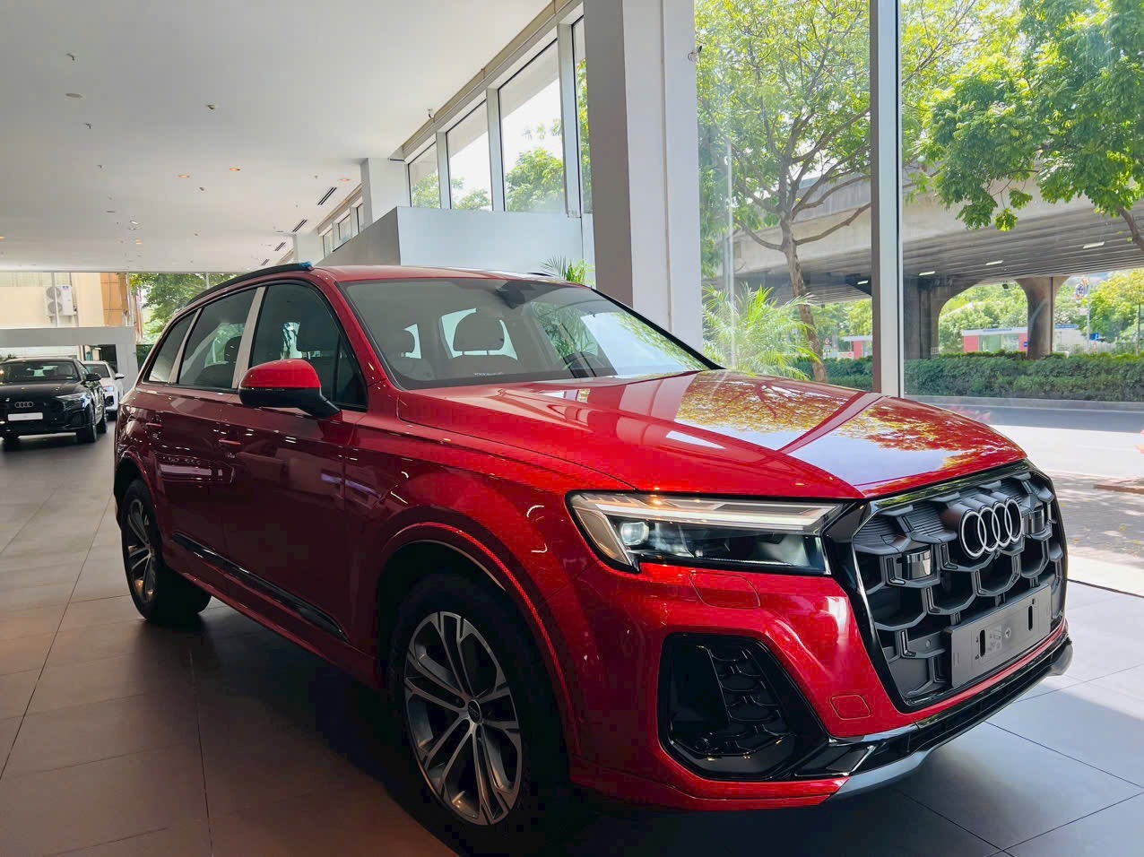 
								Audi Q7 Sline full									